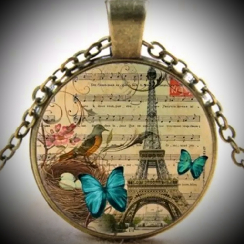 Vintage Style Eiffel Tower Cabochon Necklace